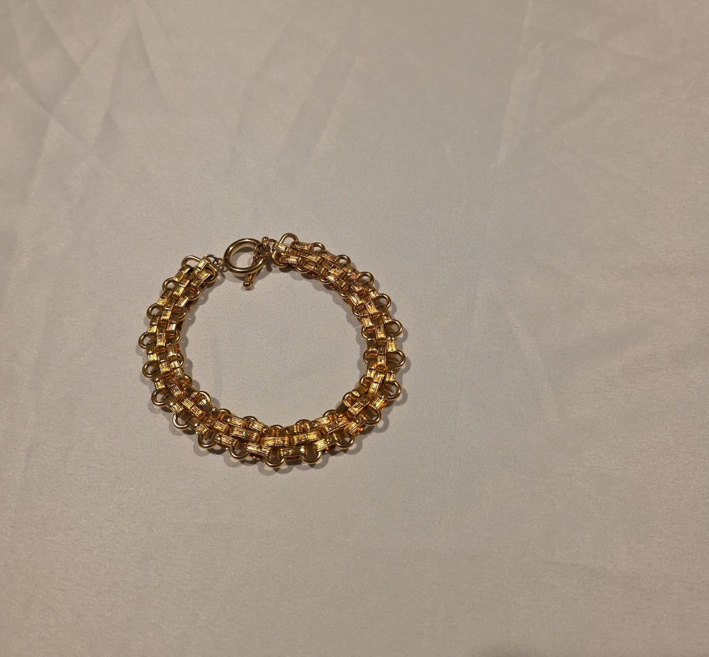 Gold Chain-Link Bracelet - Unbranded